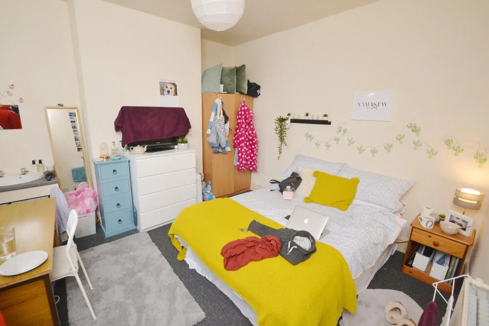 6 bedroom terraced house for rent