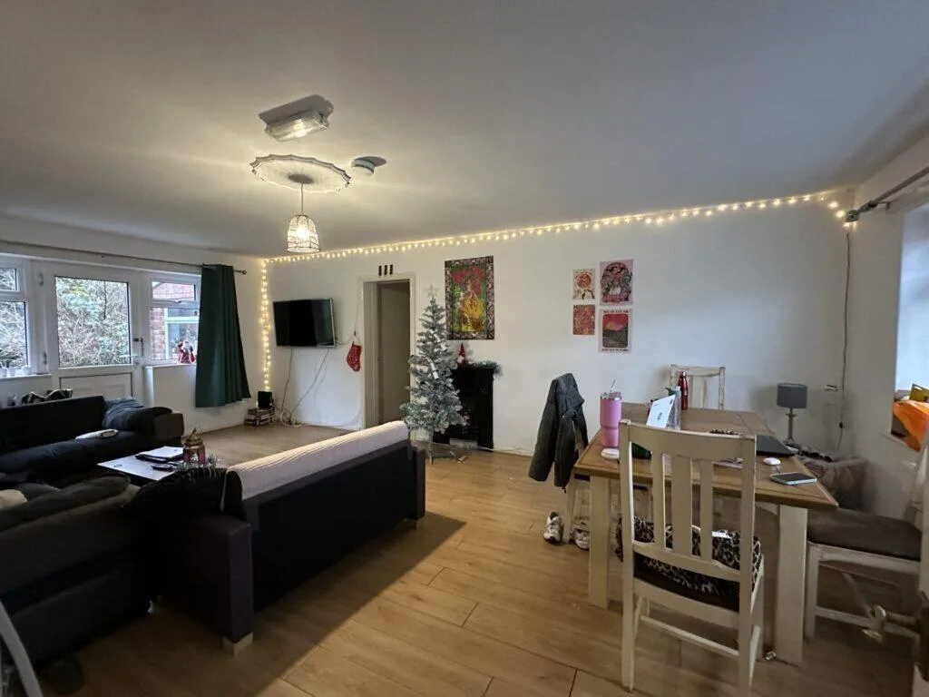 8 bedroom detached house for rent