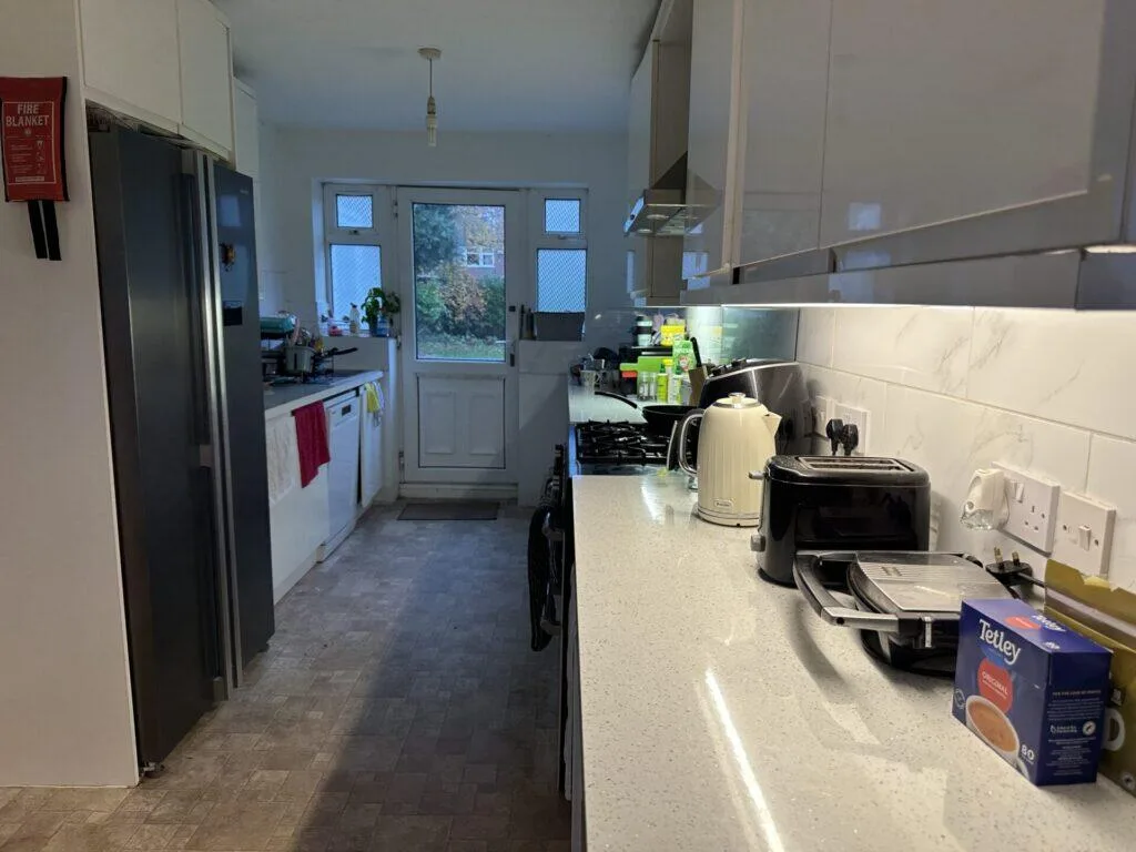 8 bedroom detached house for rent