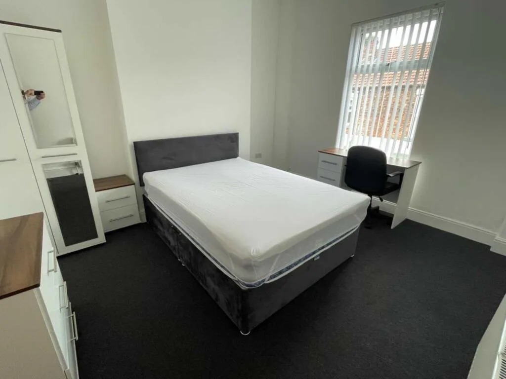 6 bedroom house for rent