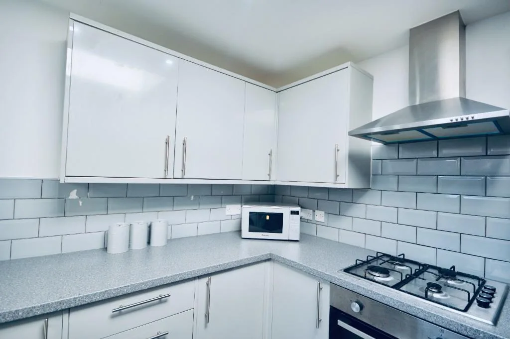 6 bedroom terraced house for rent
