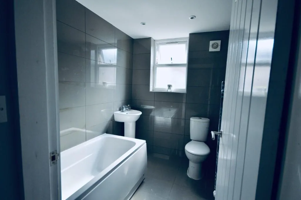 6 bedroom terraced house for rent