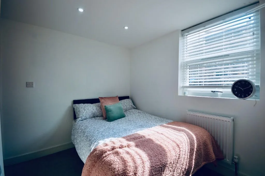 6 bedroom terraced house for rent