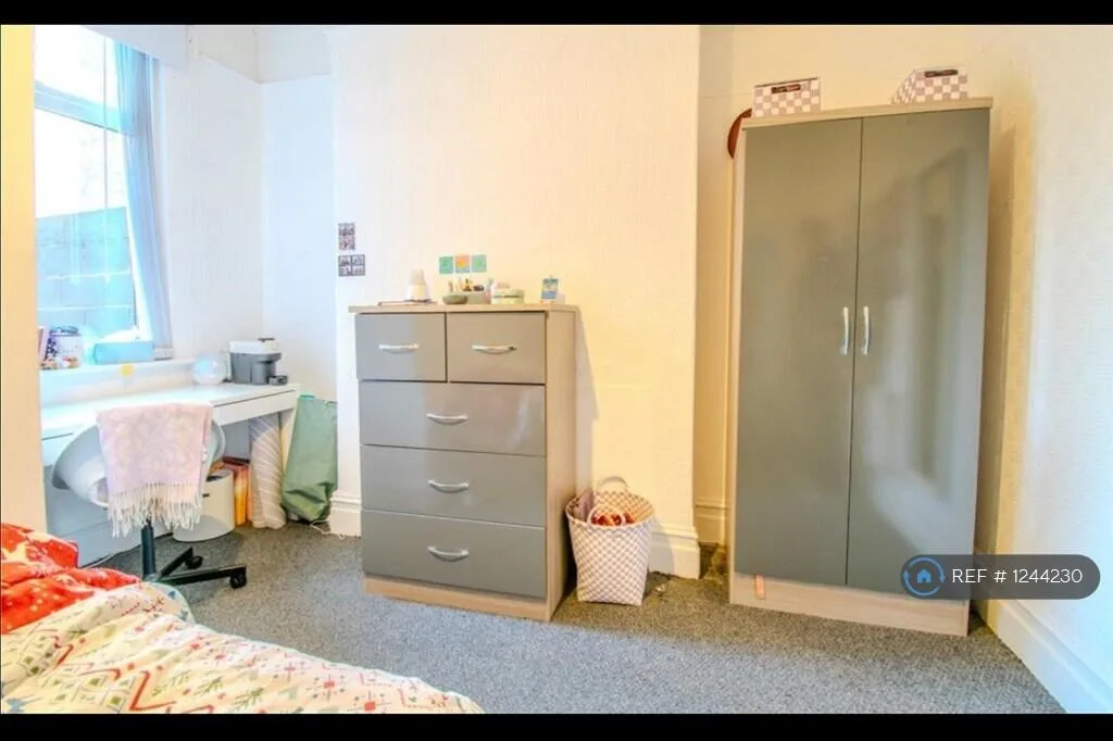 5 bedroom terraced house for rent