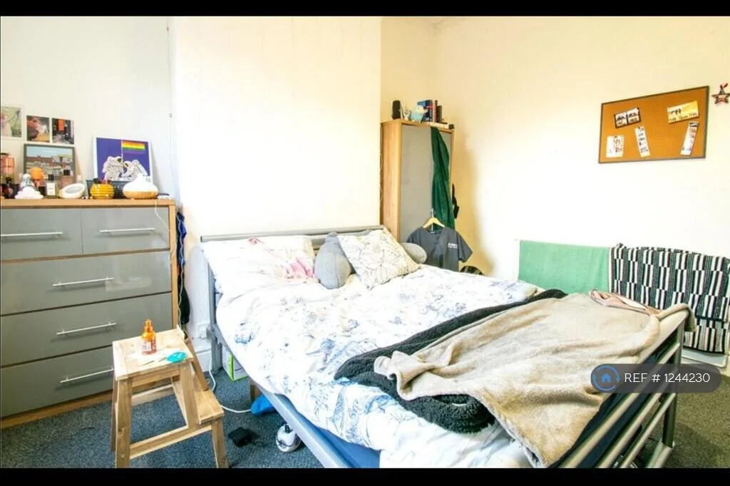 5 bedroom terraced house for rent