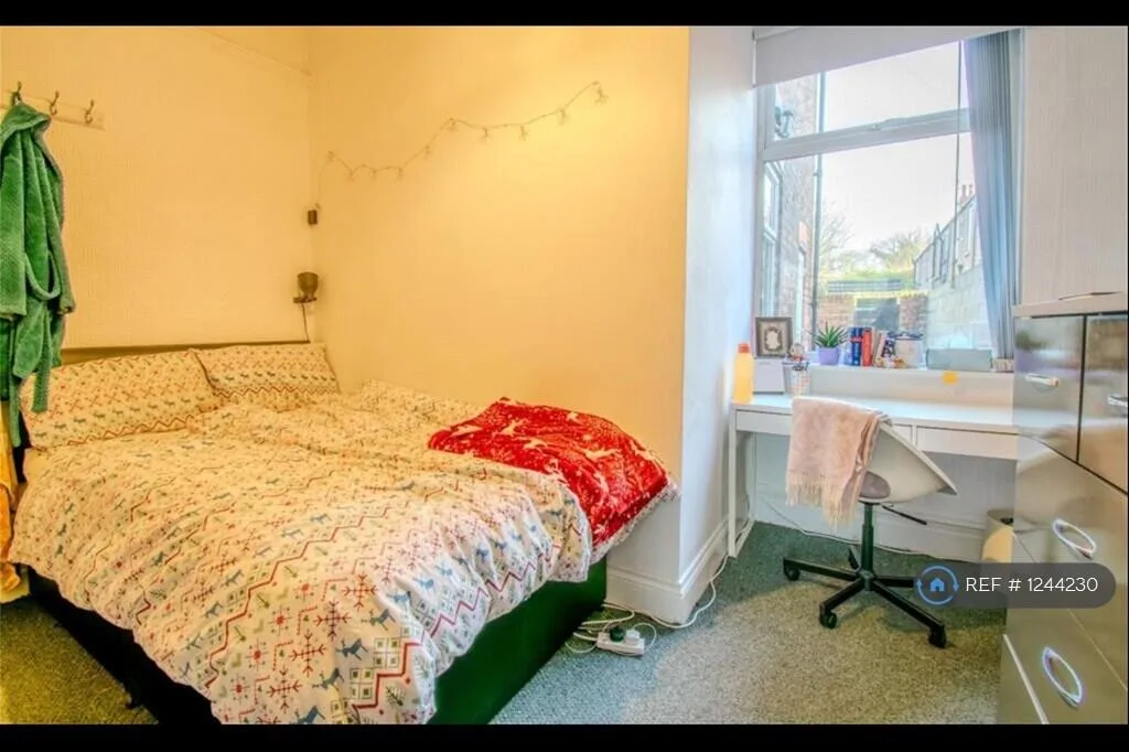 5 bedroom terraced house for rent
