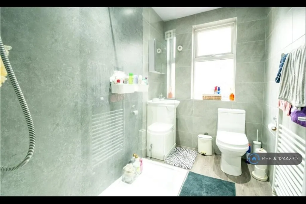 5 bedroom terraced house for rent