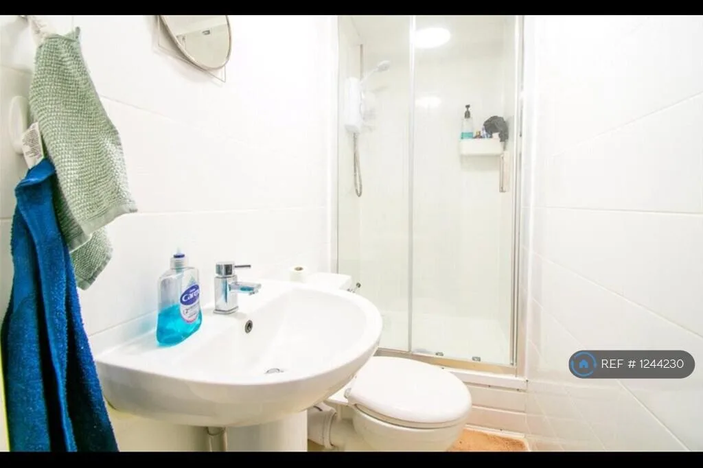5 bedroom terraced house for rent