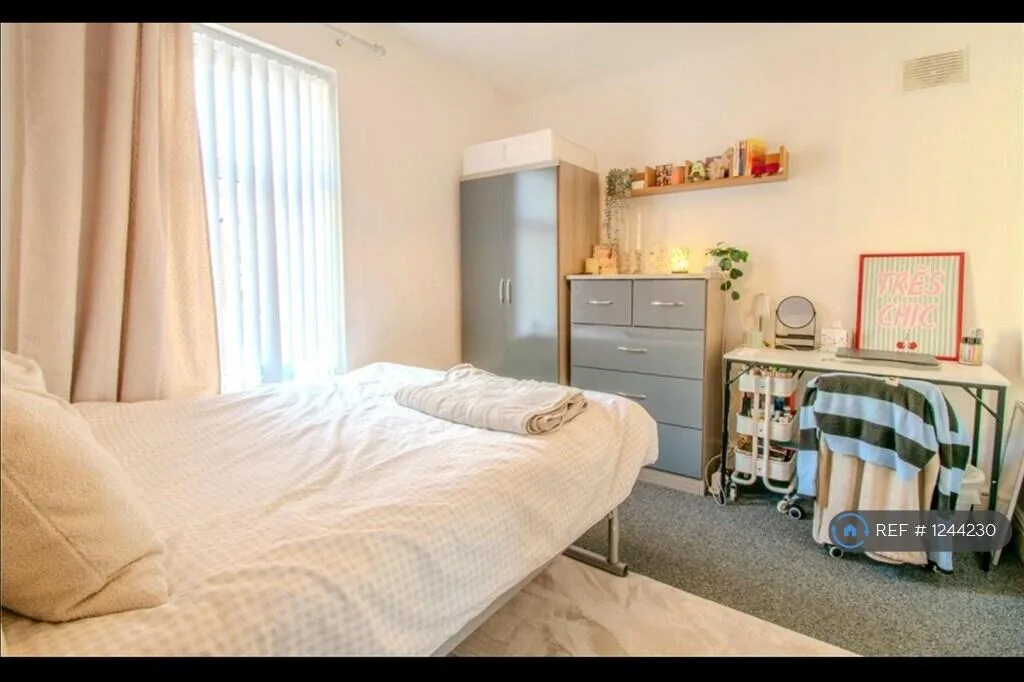 5 bedroom terraced house for rent