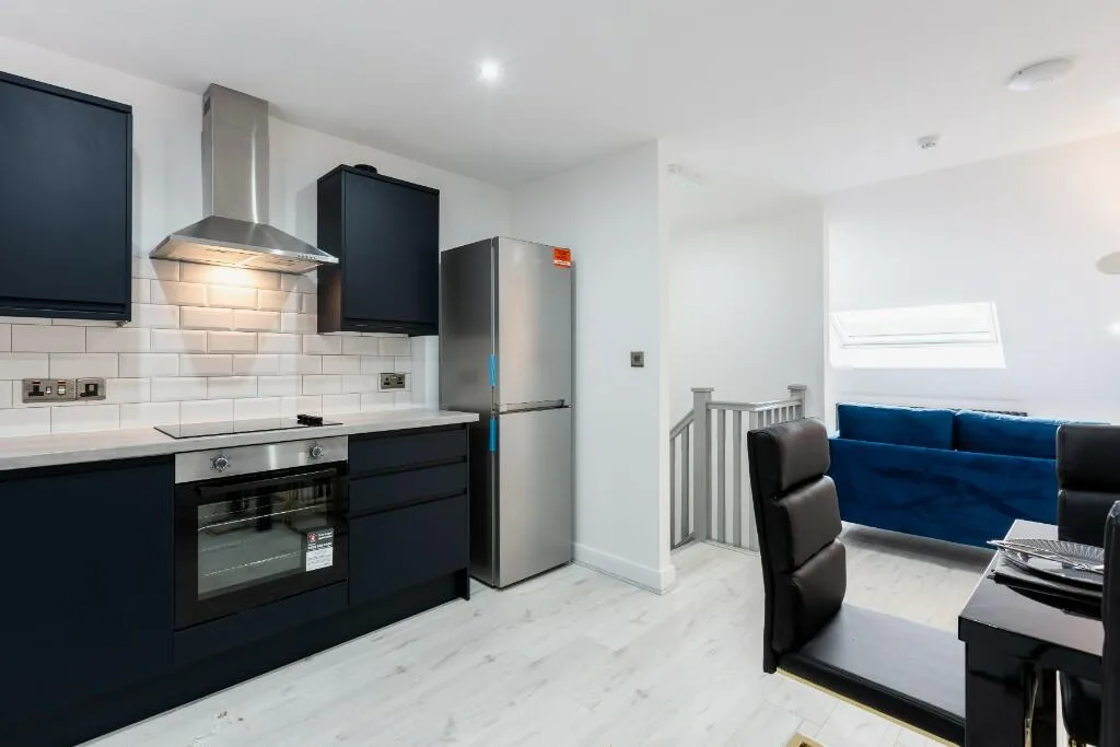 6 bedroom house for rent