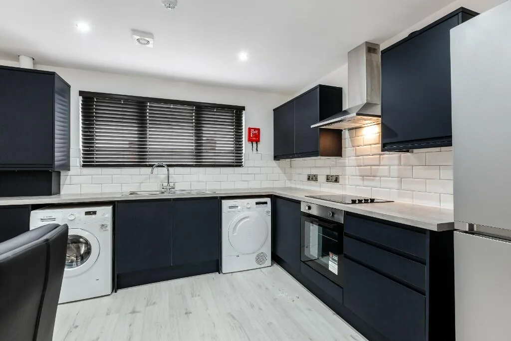 6 bedroom house for rent