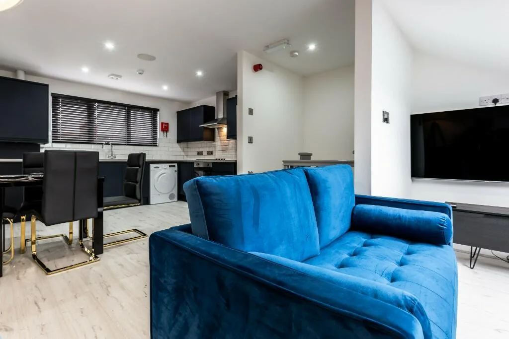 6 bedroom house for rent
