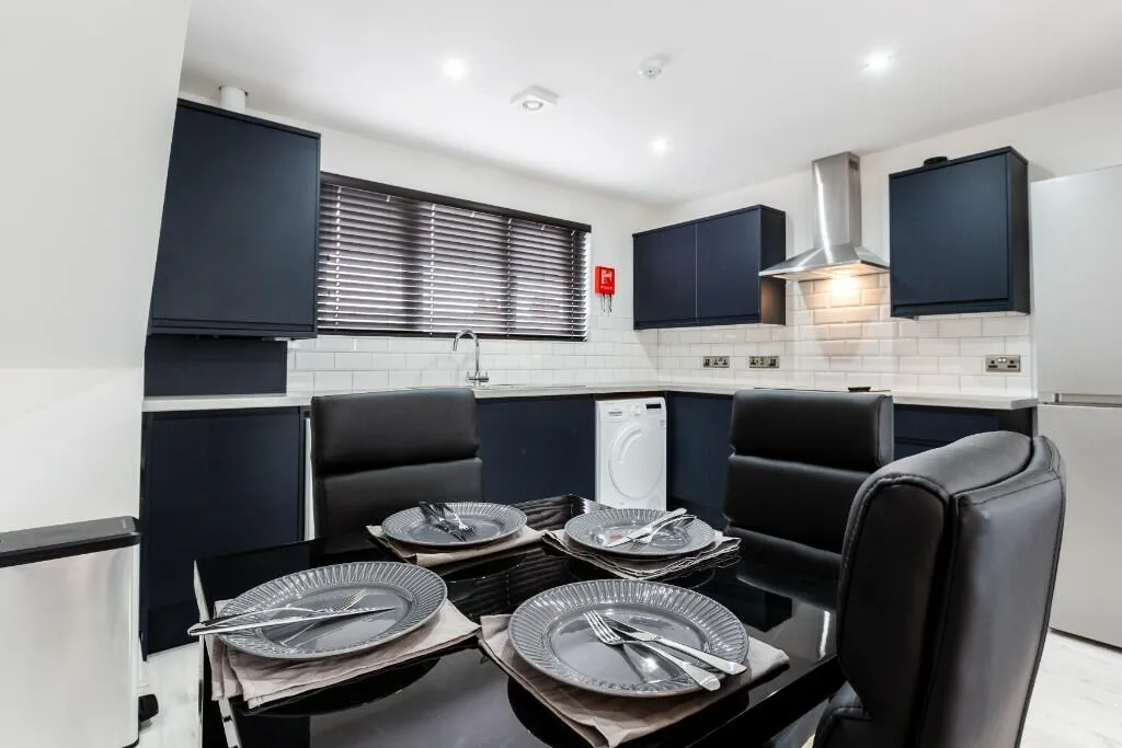 6 bedroom house for rent