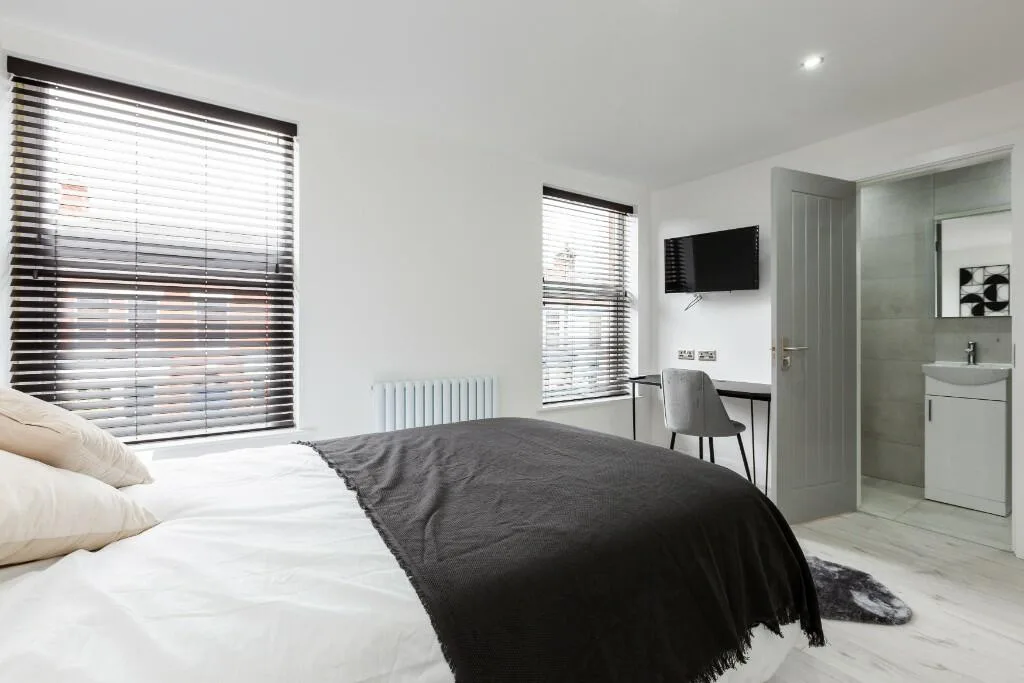 6 bedroom house for rent