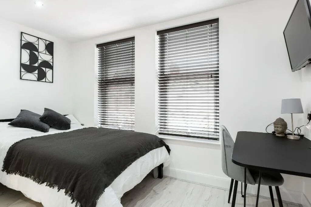 6 bedroom house for rent