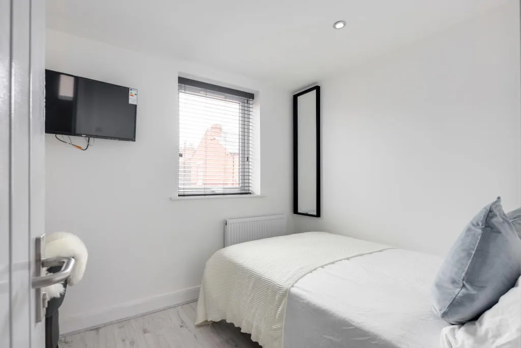6 bedroom terraced house for rent