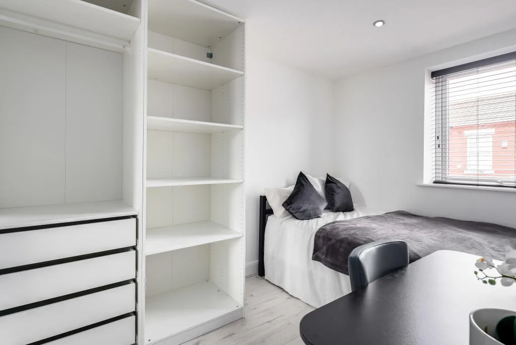 6 bedroom terraced house for rent