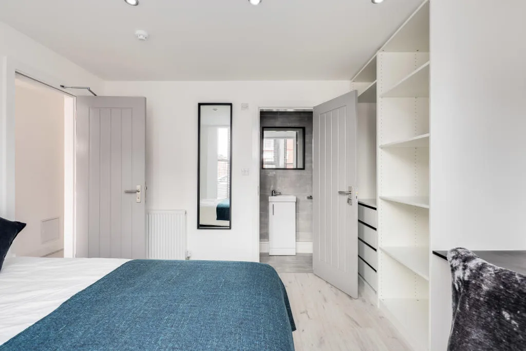 6 bedroom terraced house for rent