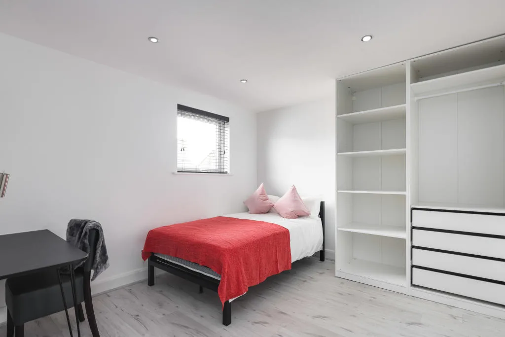 6 bedroom terraced house for rent