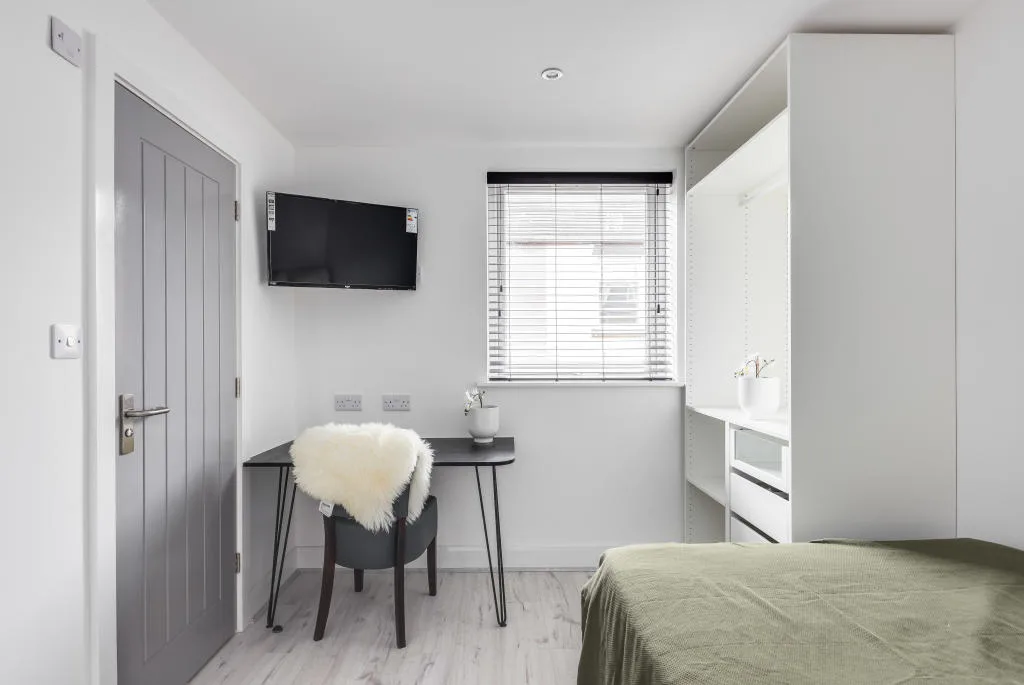 6 bedroom terraced house for rent