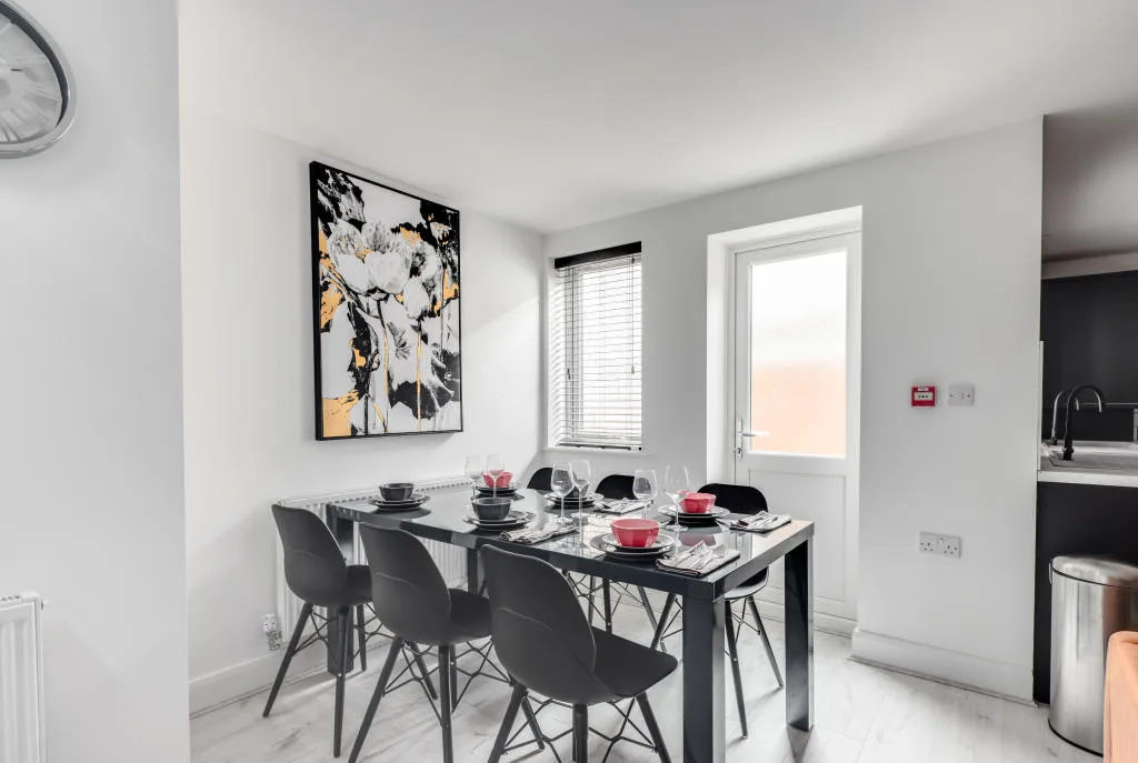 6 bedroom terraced house for rent