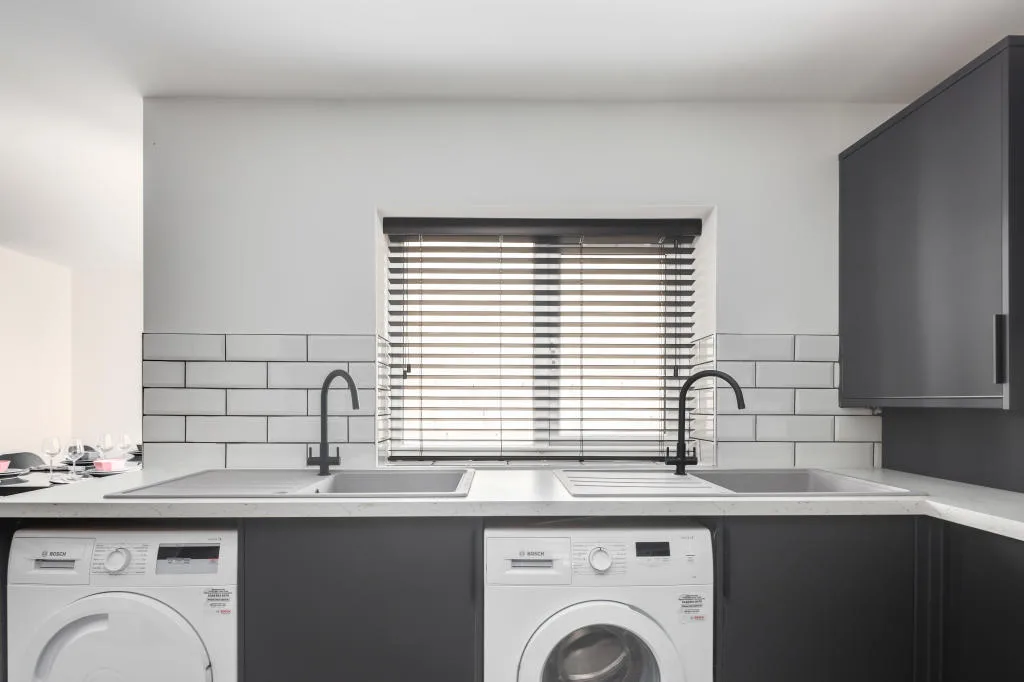 6 bedroom terraced house for rent