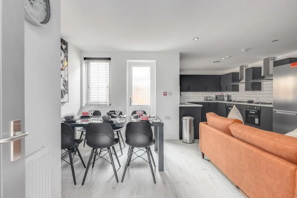 6 bedroom terraced house for rent