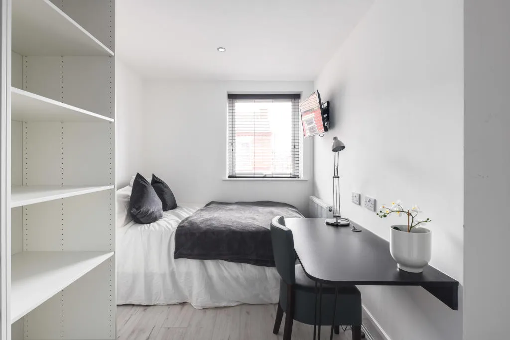 6 bedroom terraced house for rent