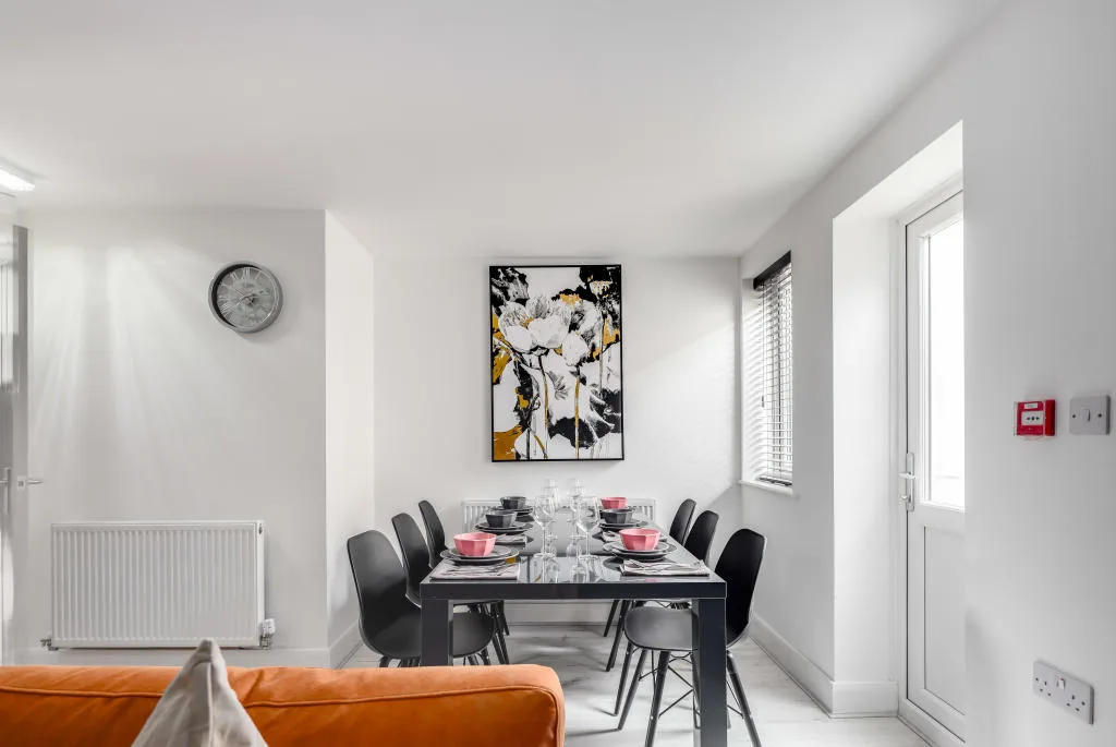 6 bedroom terraced house for rent