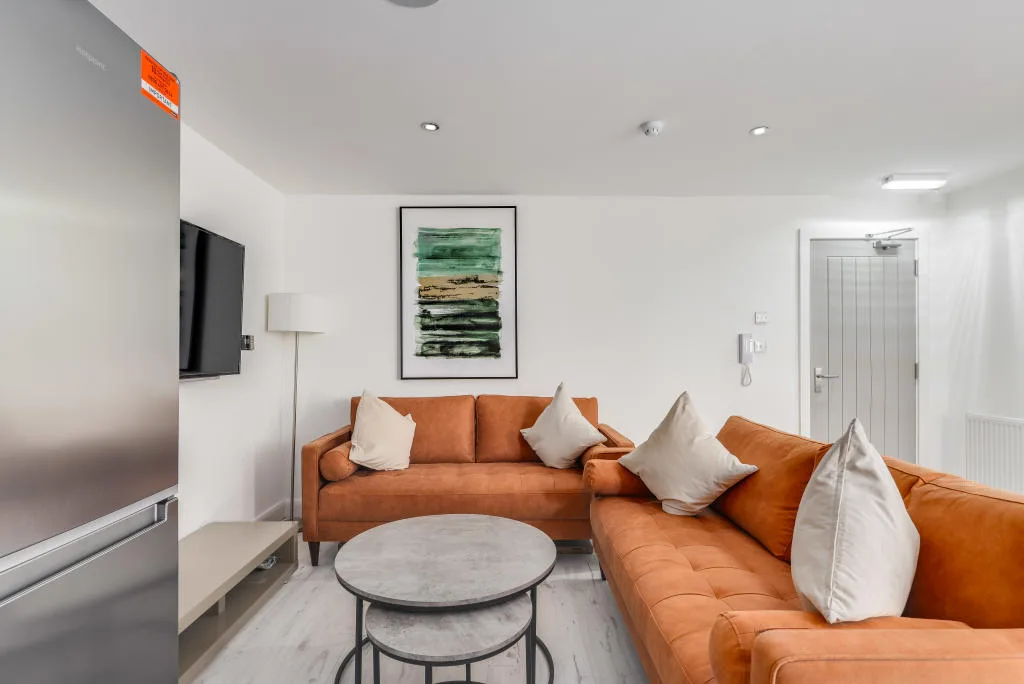 6 bedroom terraced house for rent