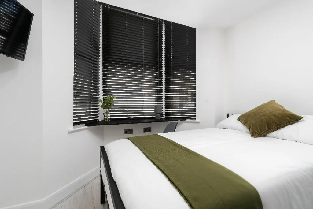 6 bedroom terraced house for rent
