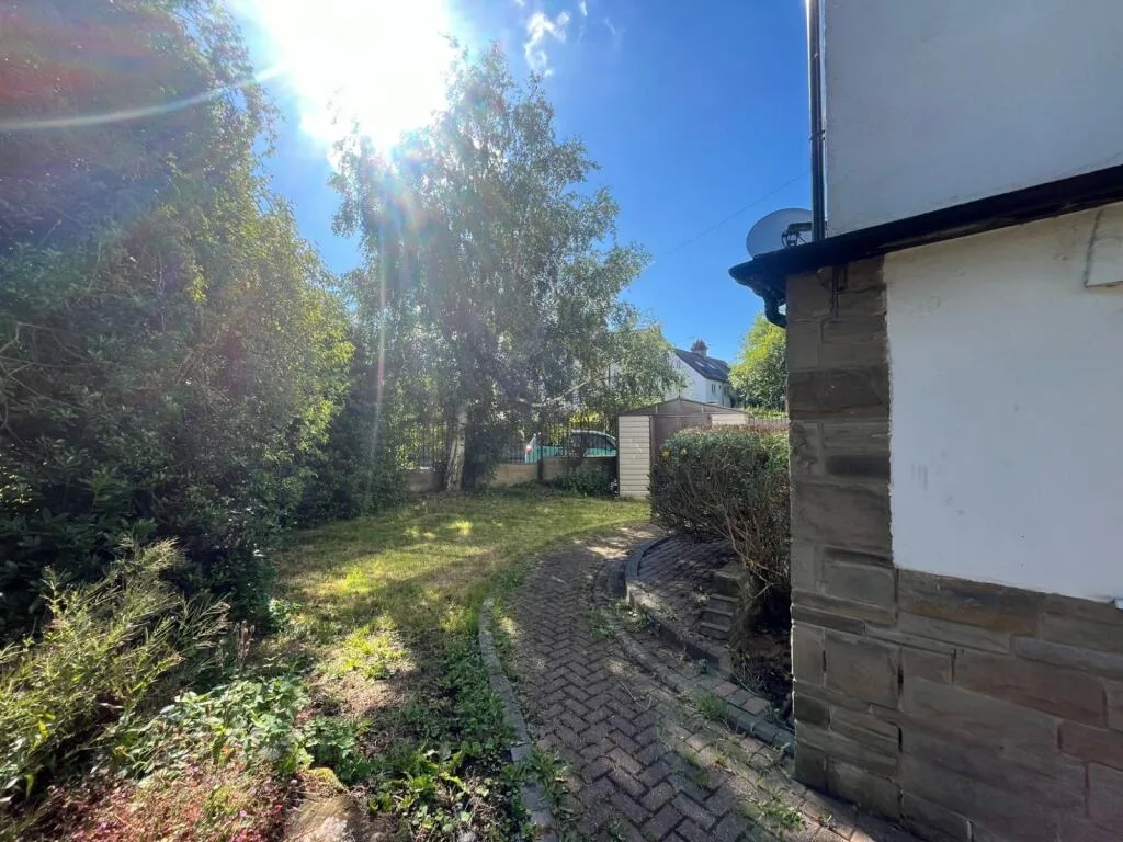 6 bedroom semi-detached house for rent