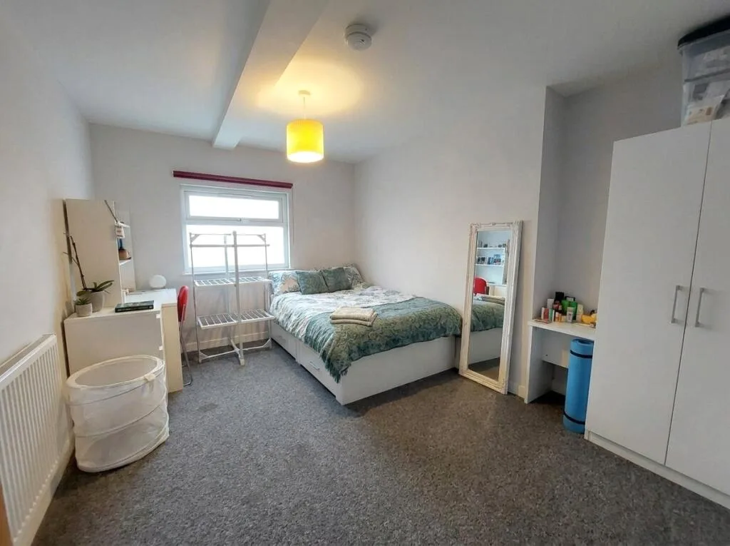 6 bedroom apartment for rent