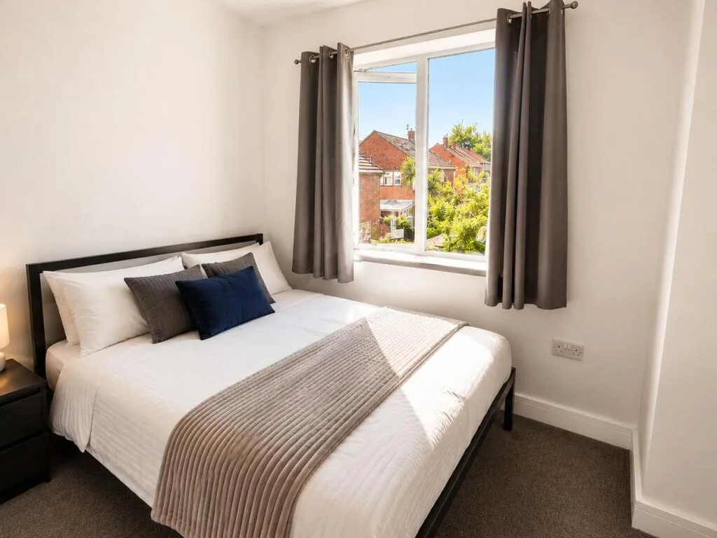 6 bedroom semi-detached house for rent