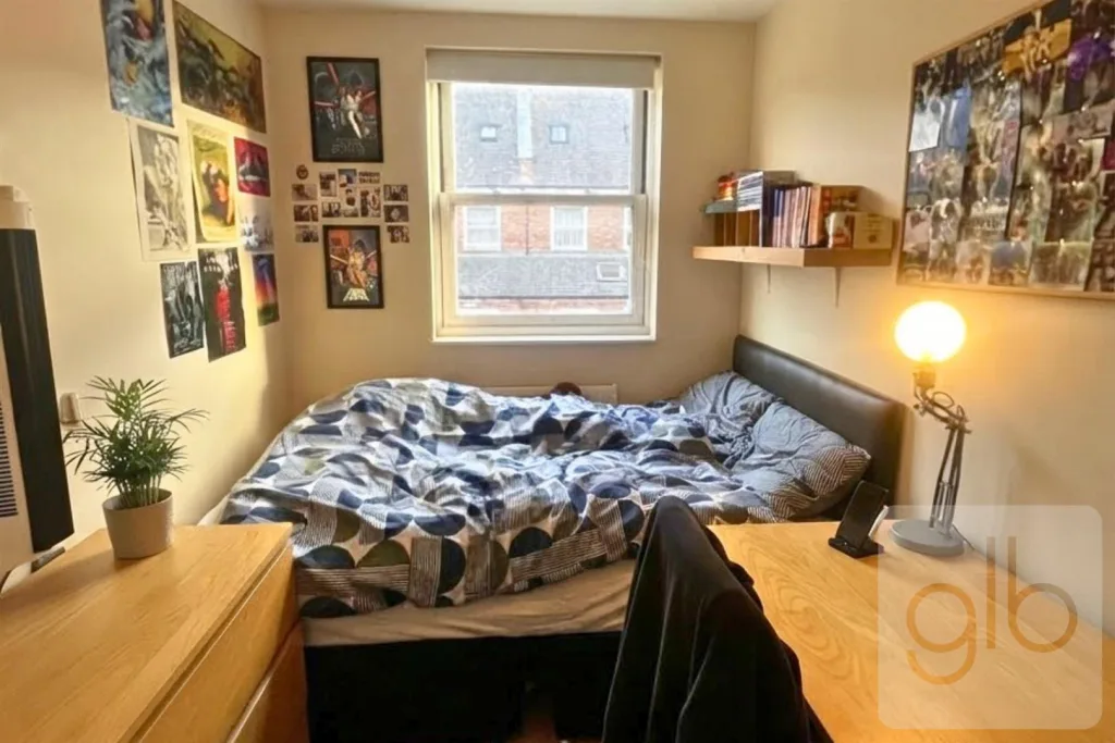 5 bedroom terraced house for rent