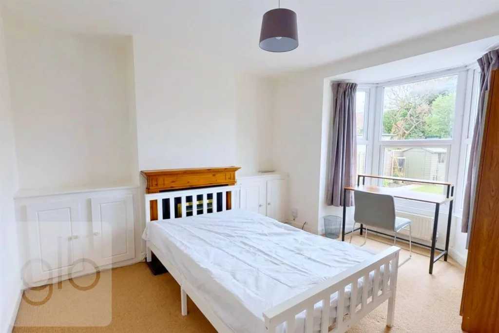 4 bedroom private hall for rent