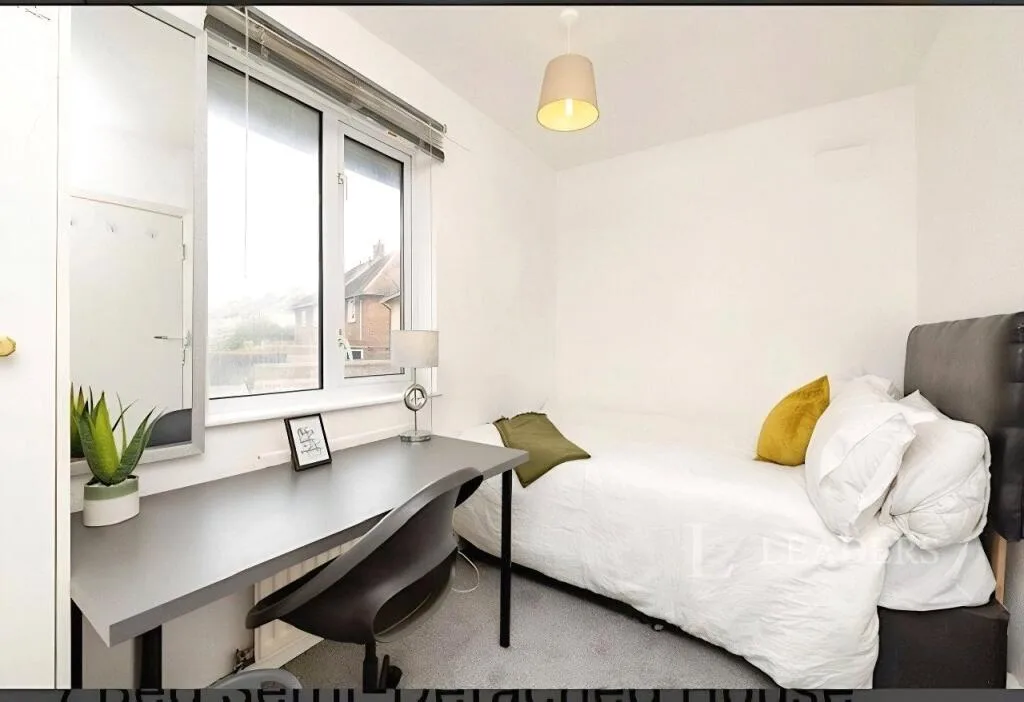 7 bedroom semi-detached house for rent