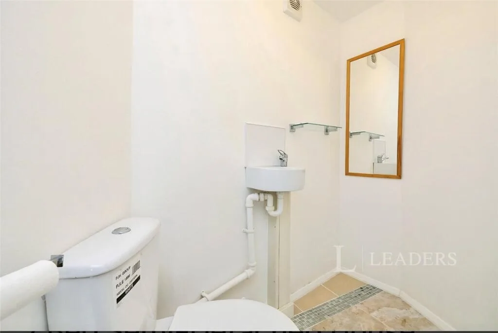 7 bedroom semi-detached house for rent