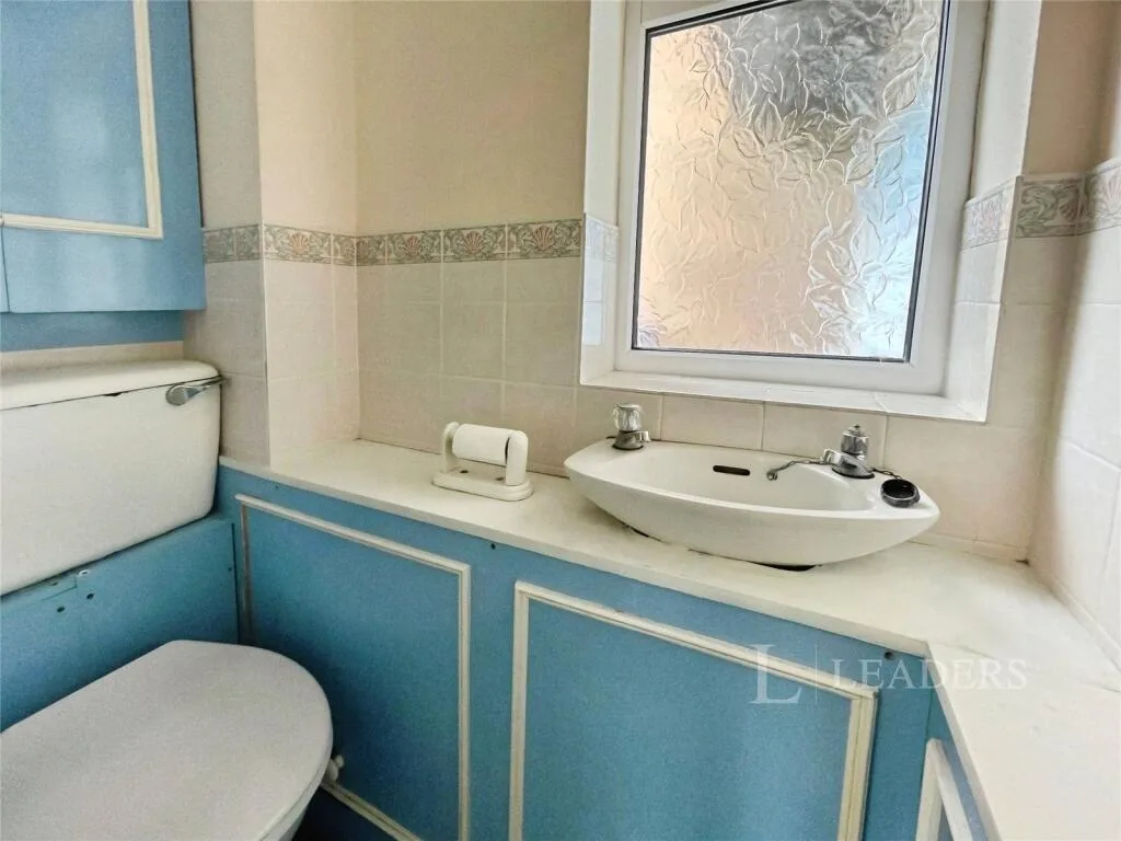 4 bedroom semi-detached house for rent