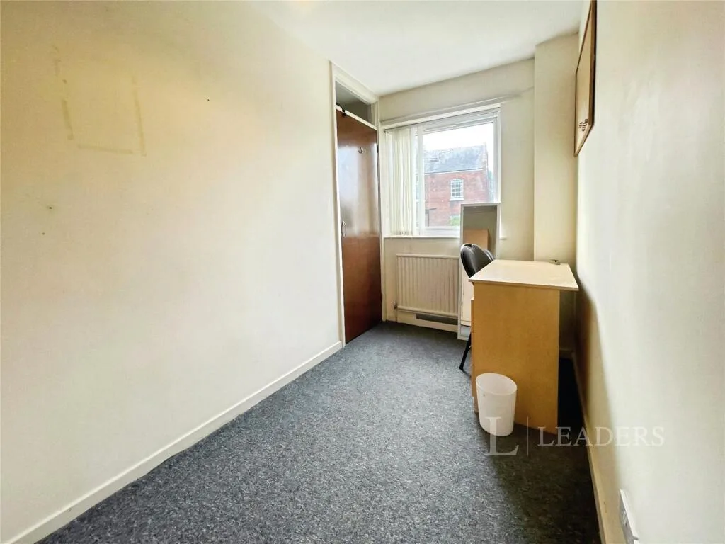 4 bedroom semi-detached house for rent