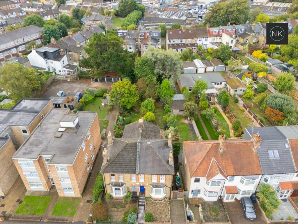 3 bedroom semi-detached house for rent
