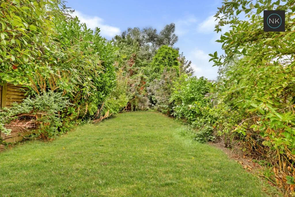 3 bedroom semi-detached house for rent
