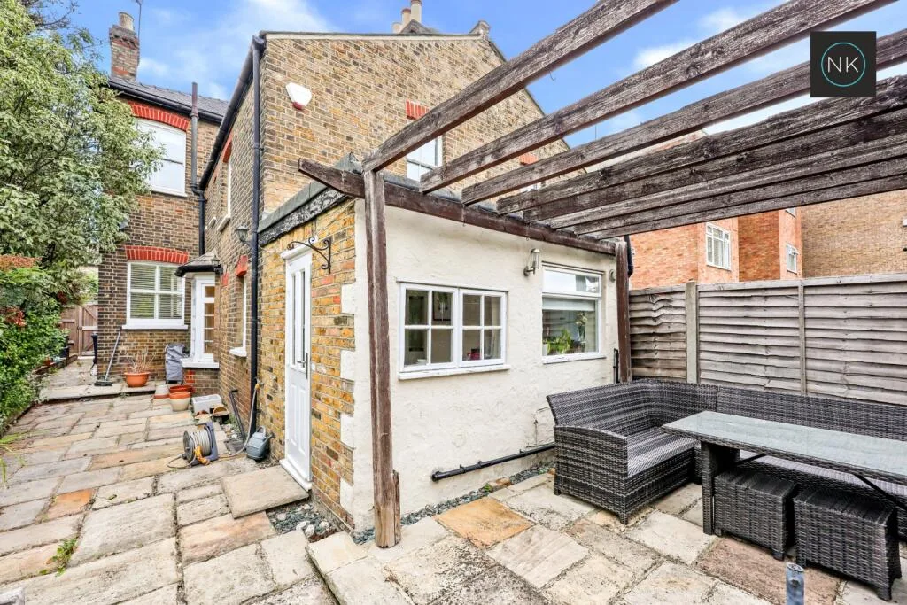 3 bedroom semi-detached house for rent