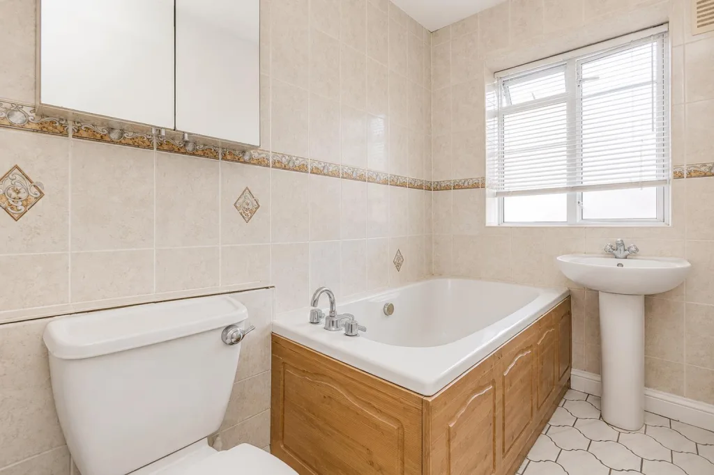 3 bedroom flat for rent