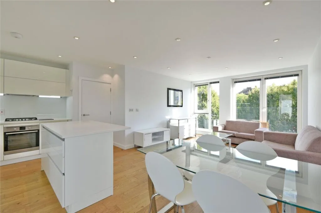 3 bedroom flat for rent