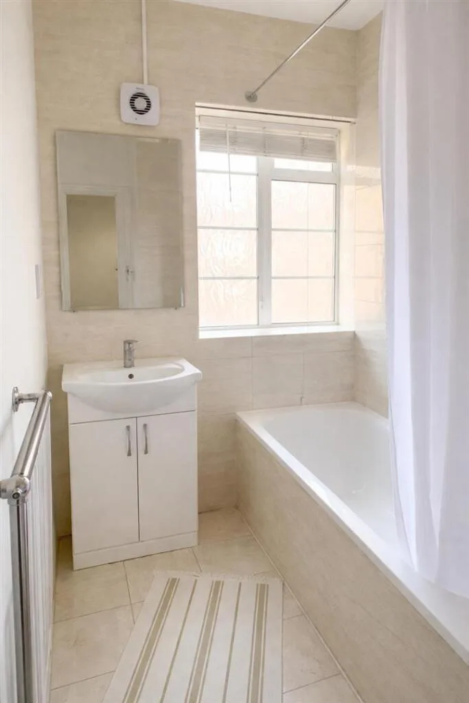 3 bedroom flat for rent
