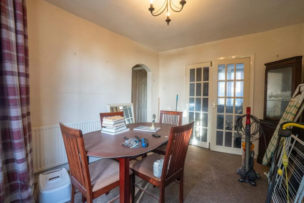 3 bedroom semi-detached house for rent