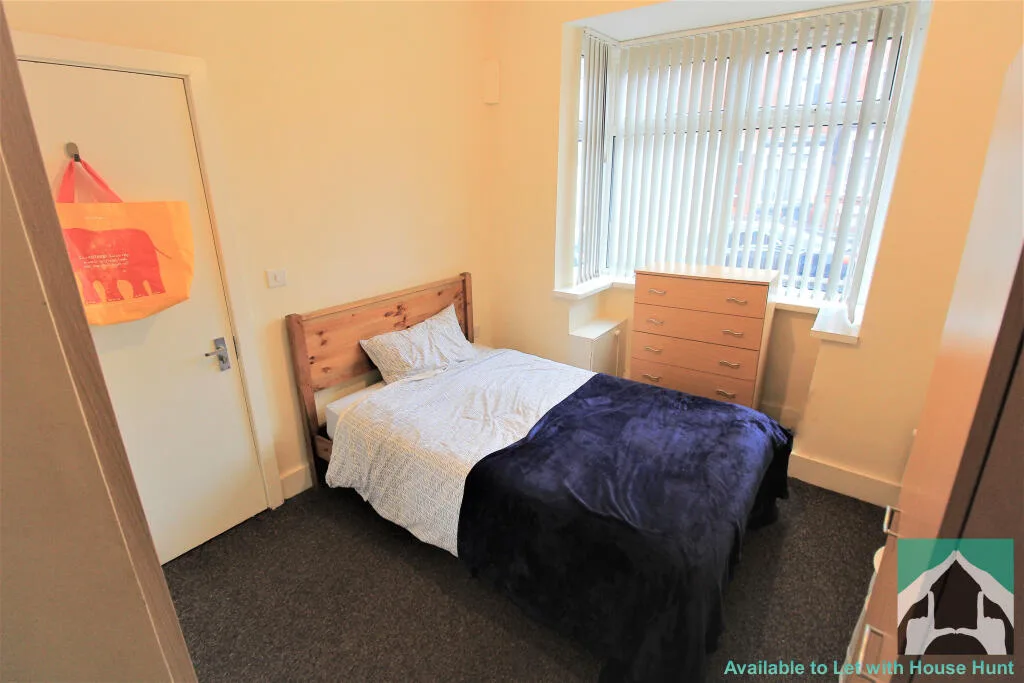 5 bedroom terraced house for rent