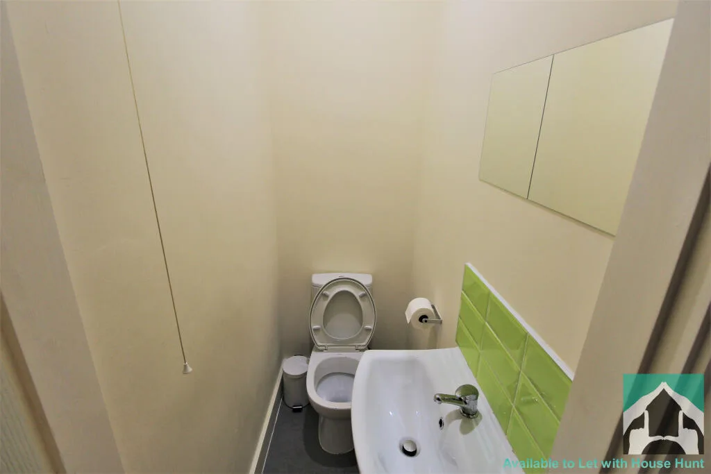 5 bedroom terraced house for rent