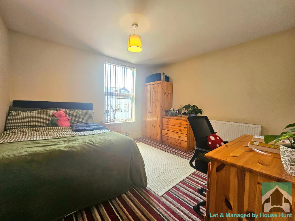 6 bedroom house for rent